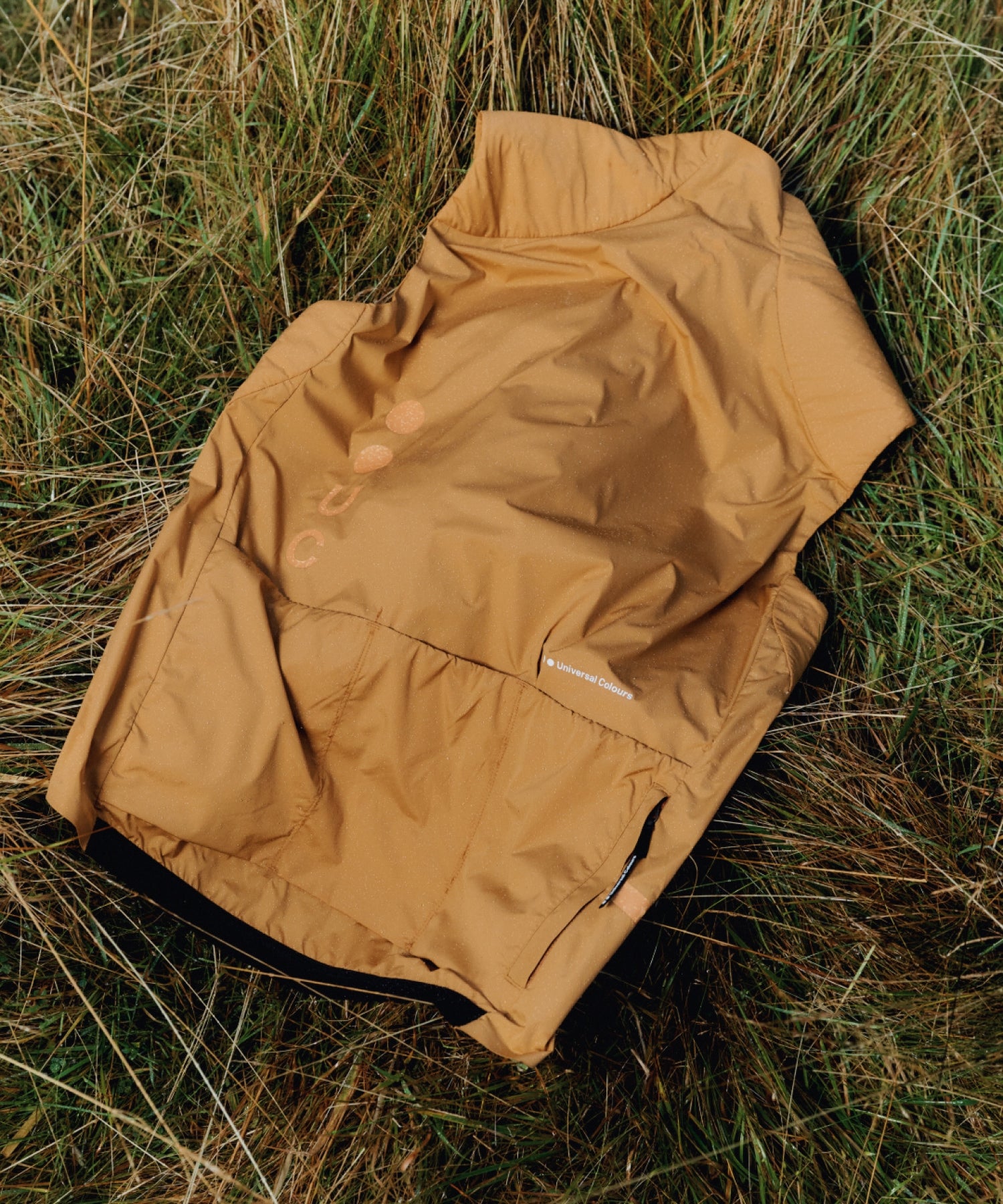 Almond Beige Chroma Insulated Unisex Gilet | Universal Colours