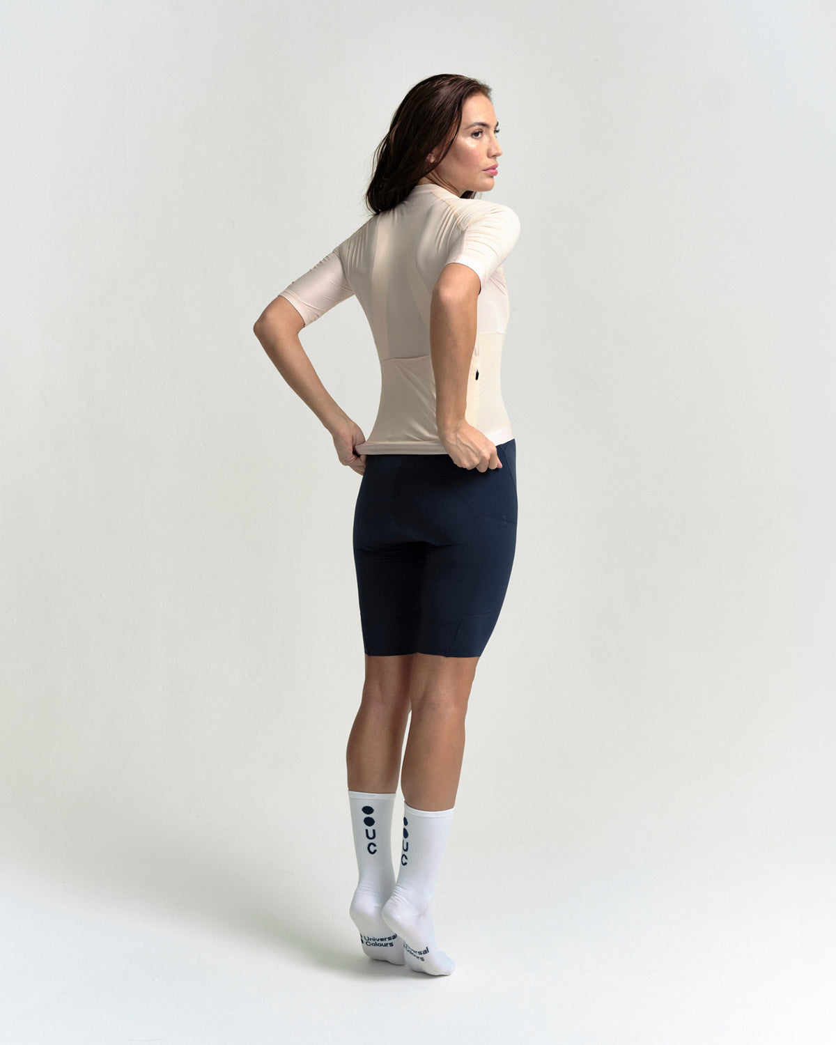 Model wearing the Women's Chroma Short Sleeve Jersey in Almond.